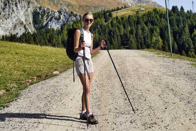 Правильная осанка во время скандинавской ходьбы